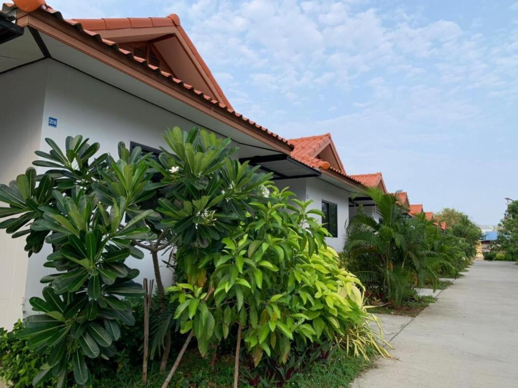 Nangrong Garden Home Bagian luar foto