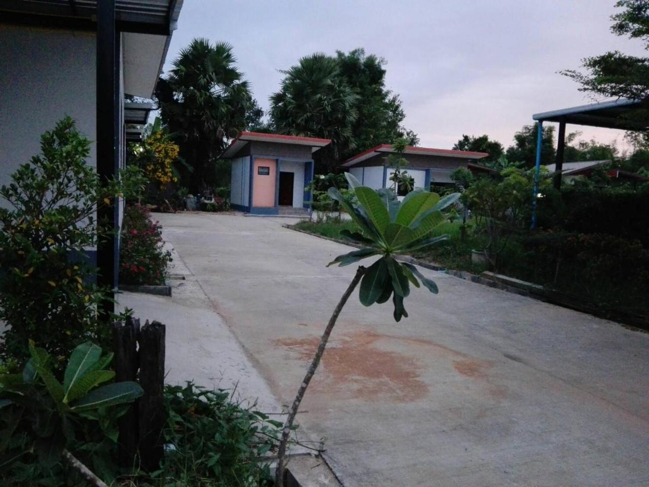 Nangrong Garden Home Bagian luar foto